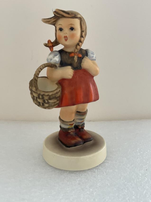 Hummel beeldje 96