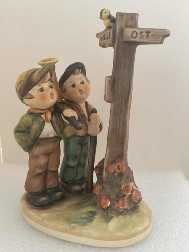 Hummel beeldje 331 - Crossroads