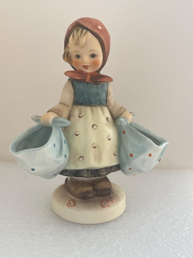 Hummel beeldje 175 - Mothers darling