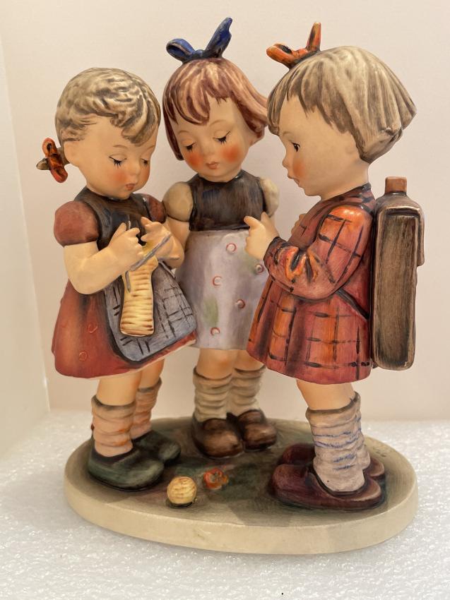 Hummel beeldje 177 I - School girls