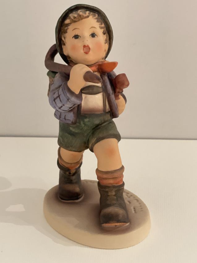 Hummel beeldje 327
