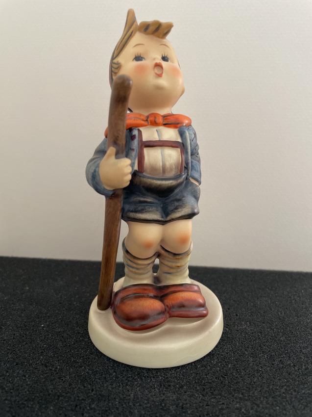 16 I - Little hiker