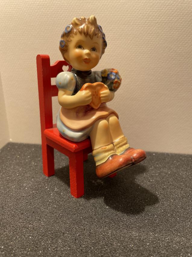 Hummel beeldje 698 - Heart's delight