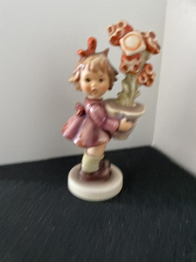 Hummel beeldje 540 - Best wishes