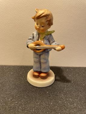 558 - Little troubadour