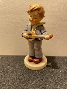 558 - Little troubadour