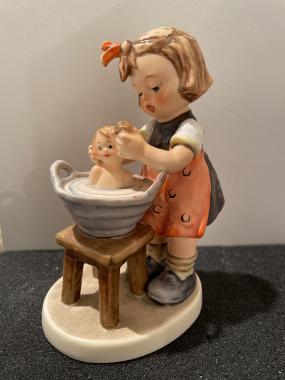 319 - Doll bath