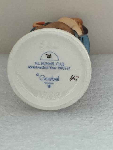 Hummel beeldje 560