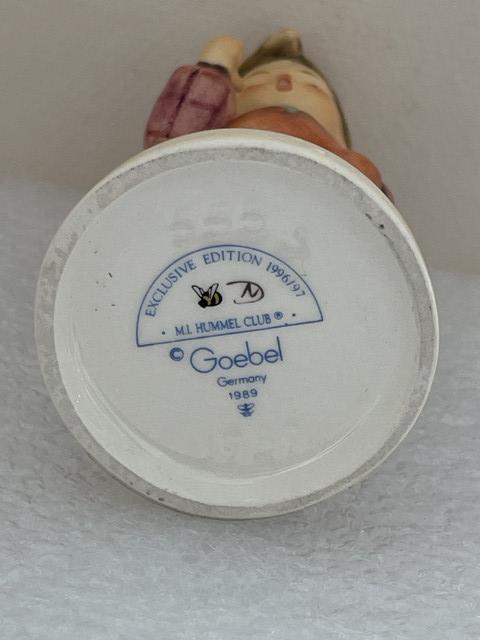 Hummel beeldje 555