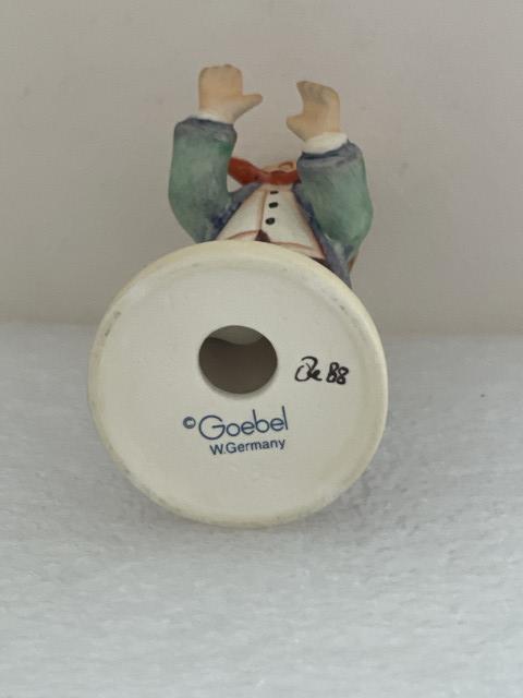Hummel beeldje 129 4/0