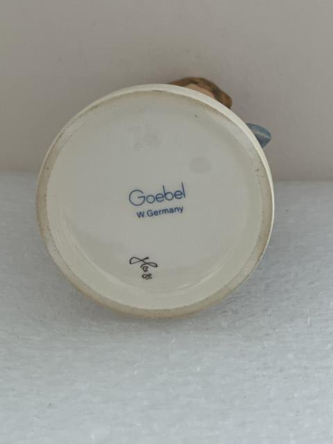 Hummel beeldje 74