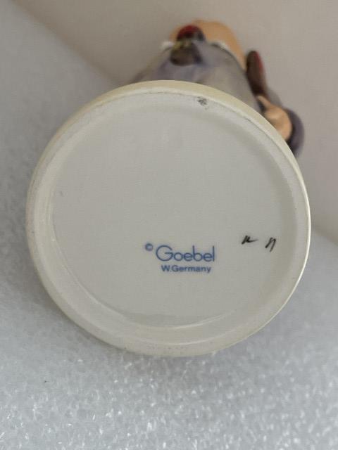 Hummel beeldje 328