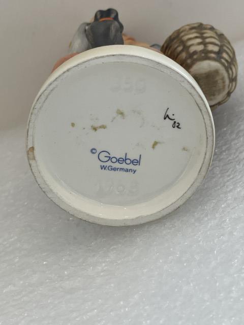 Hummel beeldje 350