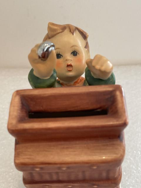 Hummel beeldje 118 - Little thrifty