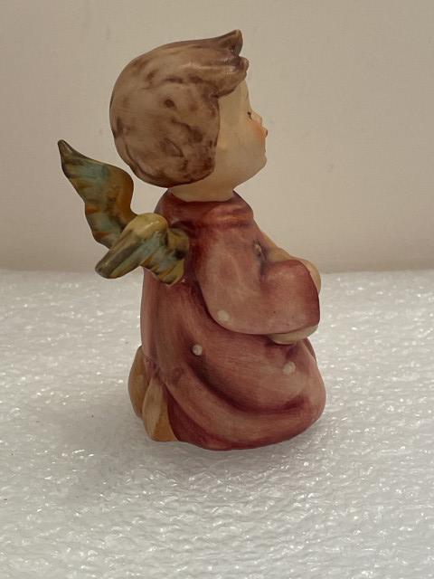 Hummel beeldje 214 D - Angel kneeling