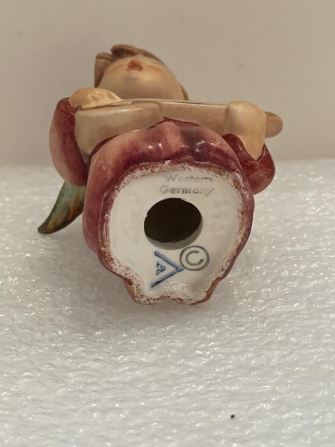 Hummel beeldje 214 D - Angel kneeling