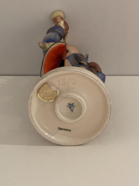 Hummel beeldje 15 0 - Hear Ye, hear ye