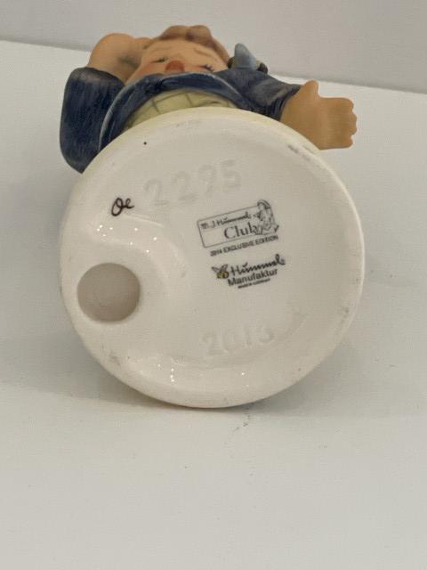 Hummel beeldje 2295