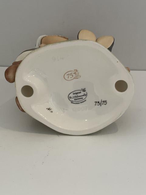 Hummel beeldje 914