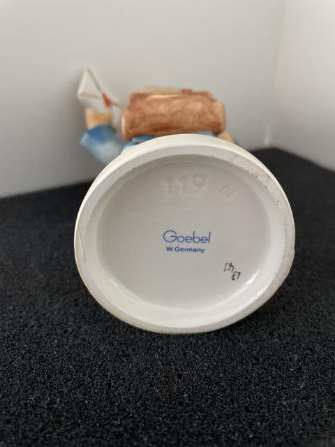 Hummel beeldje 119 - Postman